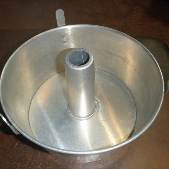 Comet Kitchen Vintage Comet Aluminum Angel Food Cake Pan Poshmark